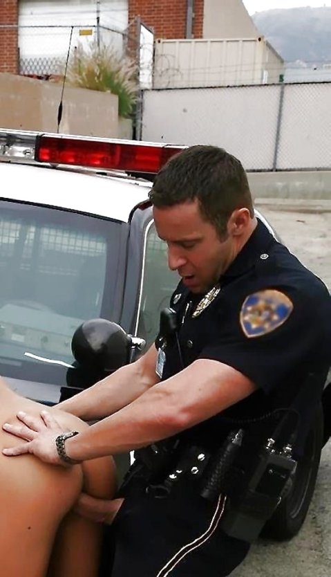 Голые полицейские мужики