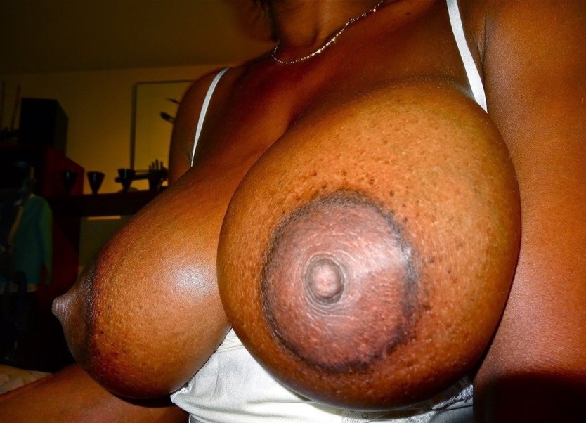 Гигантские чёрные соски