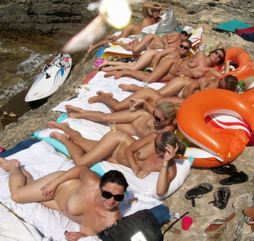 Нудистские отели голые