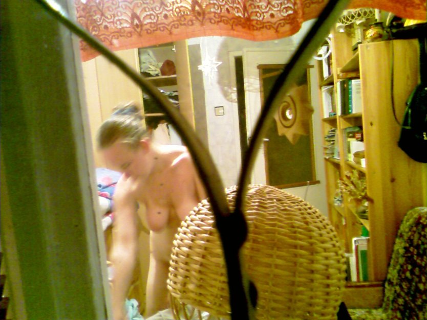 Подсмотрено за зеркалом