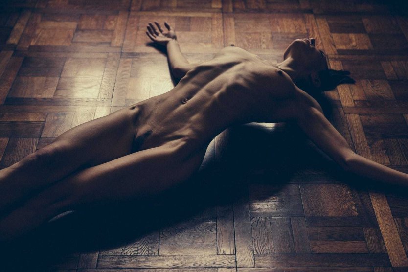 Красивые голые фотомодели пресс