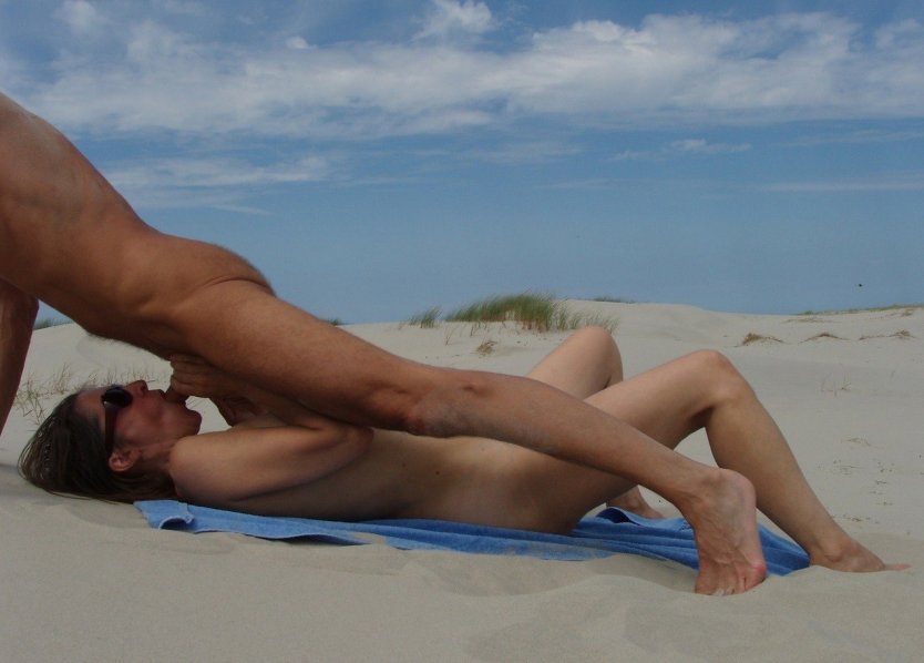 Массаж на нудиском пляже