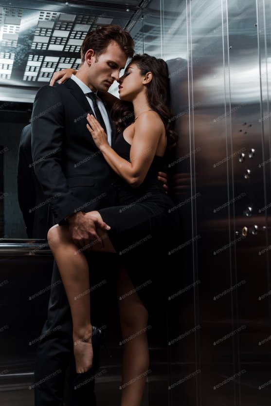 Страсть в лифте