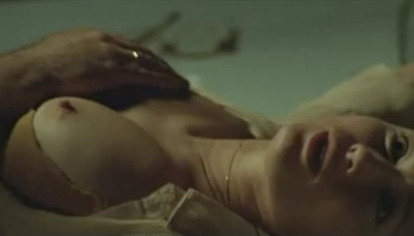 Актриса Анастасия Коваленко ню