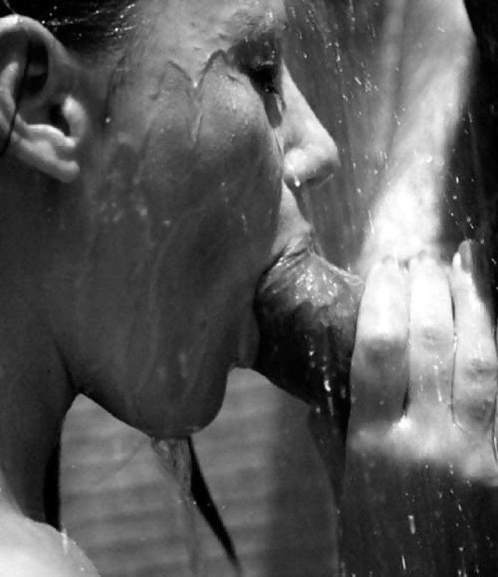 Черно белый снимок минета