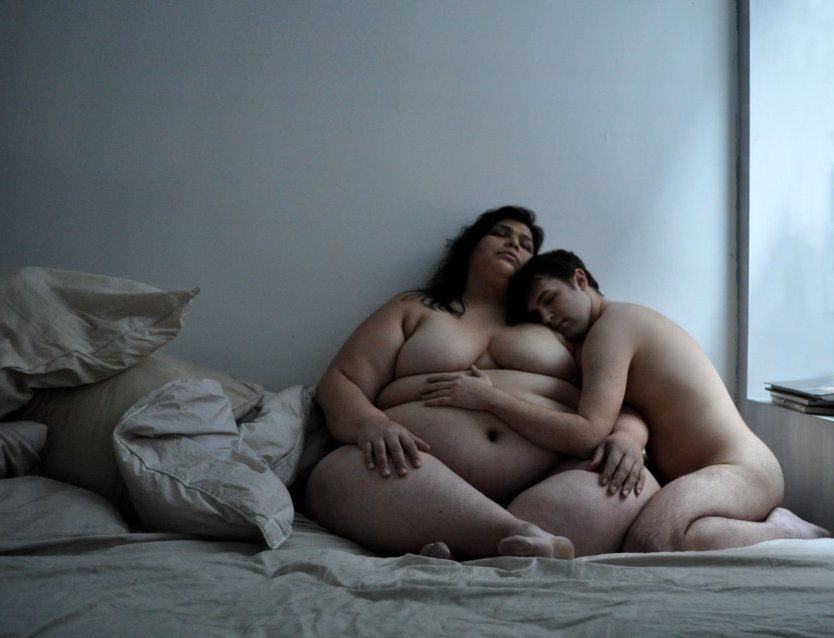 Полная женщина и мужчина ню