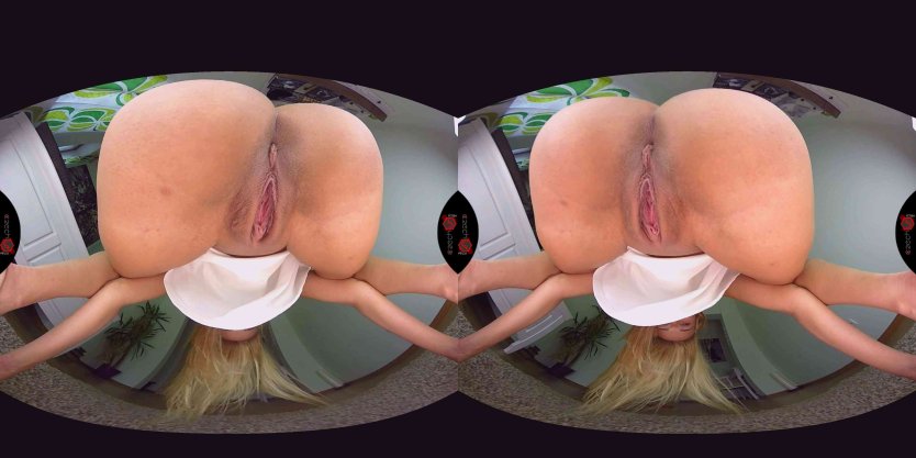 Голые бабы в виртуальных очках