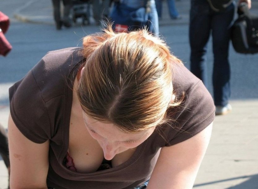 Сиськи на улице подсмотрел