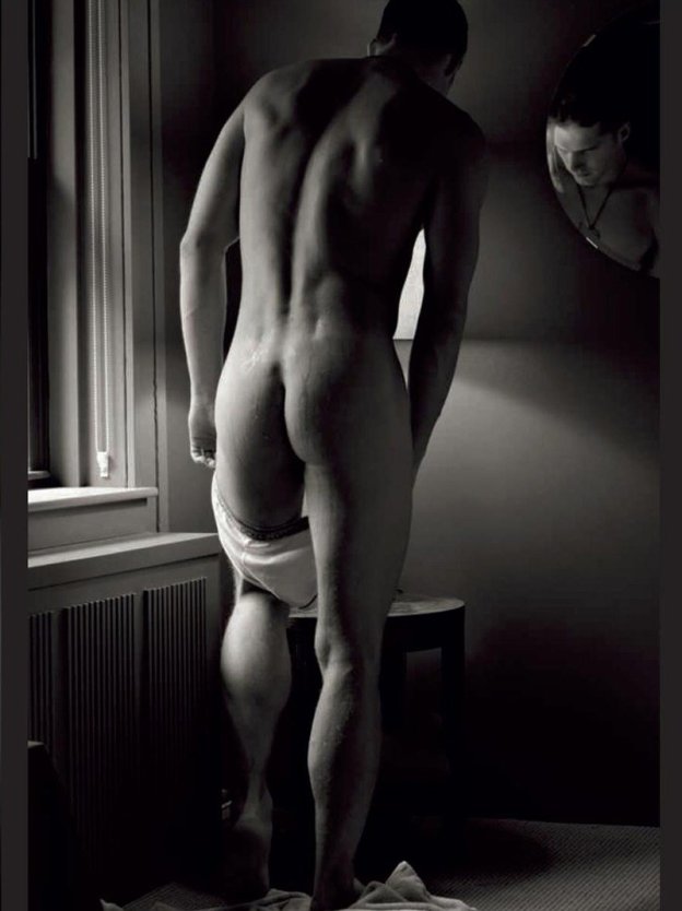 Мужская эротическая фотосессия