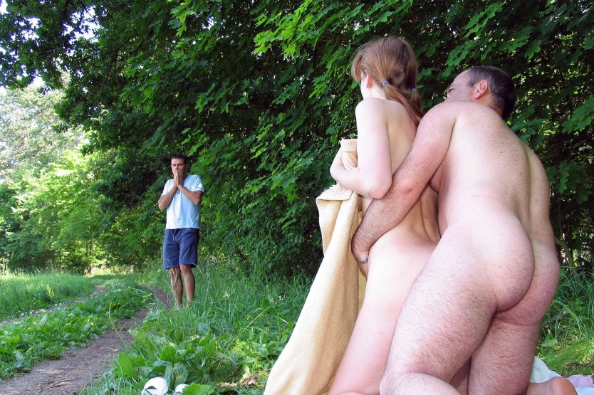 Эксгибиционисты на природе