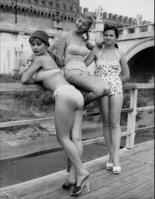 Мариса Алласио в купальнике