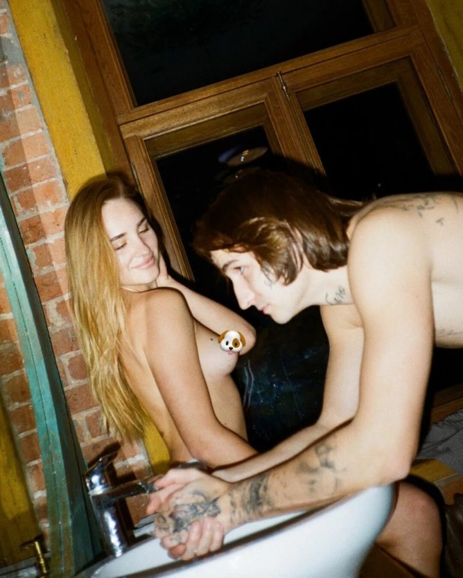 Девушки голышом на вписке