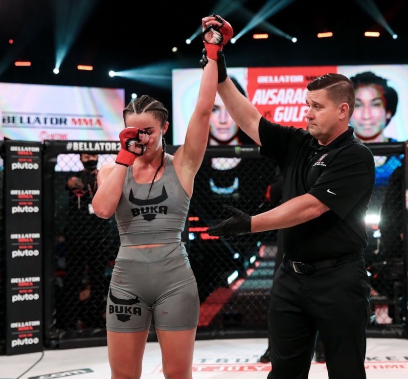 Боец Bellator Диана Авсарагова