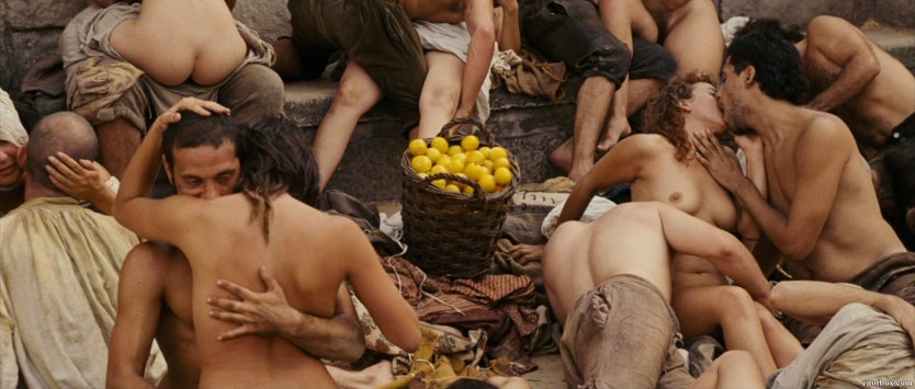 Эротические сцены из фильма парфюмер