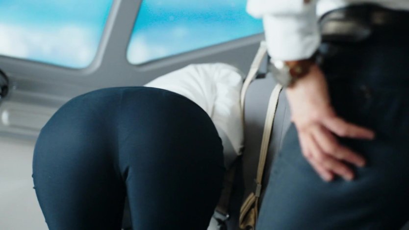 Катрин Асси в фильме улетный экипаж