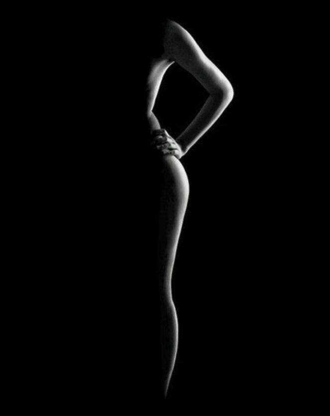 Красивый изгиб тела