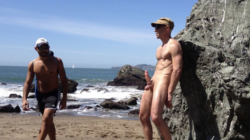 Внезапная эрекция на пляже