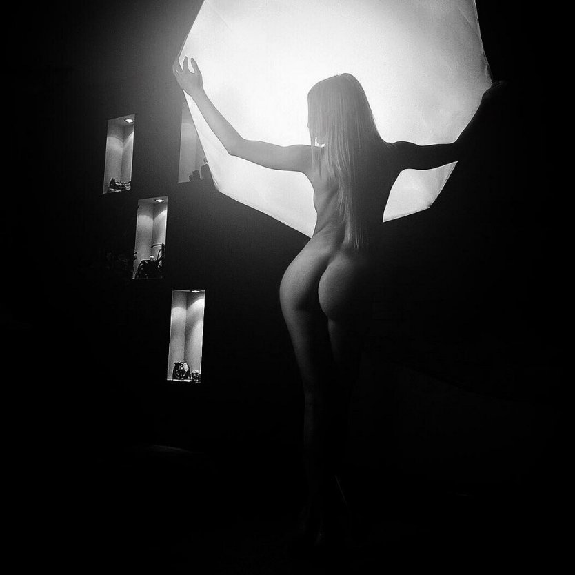 Фотосессия в стиле ню в студии