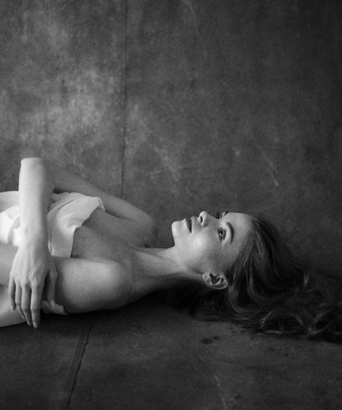 Позы для фотосессии в стиле ню