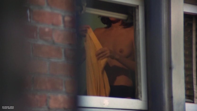 Подсмотрел за соседкой в окно