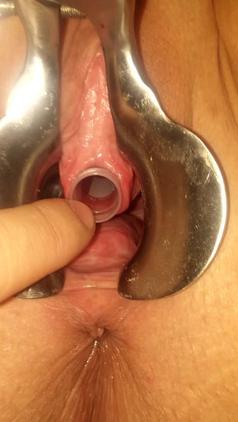 Большие игрушки в женскую уретру