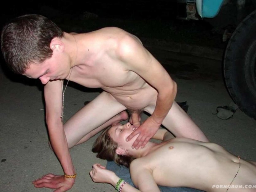 Голые пьяные девки ебутся