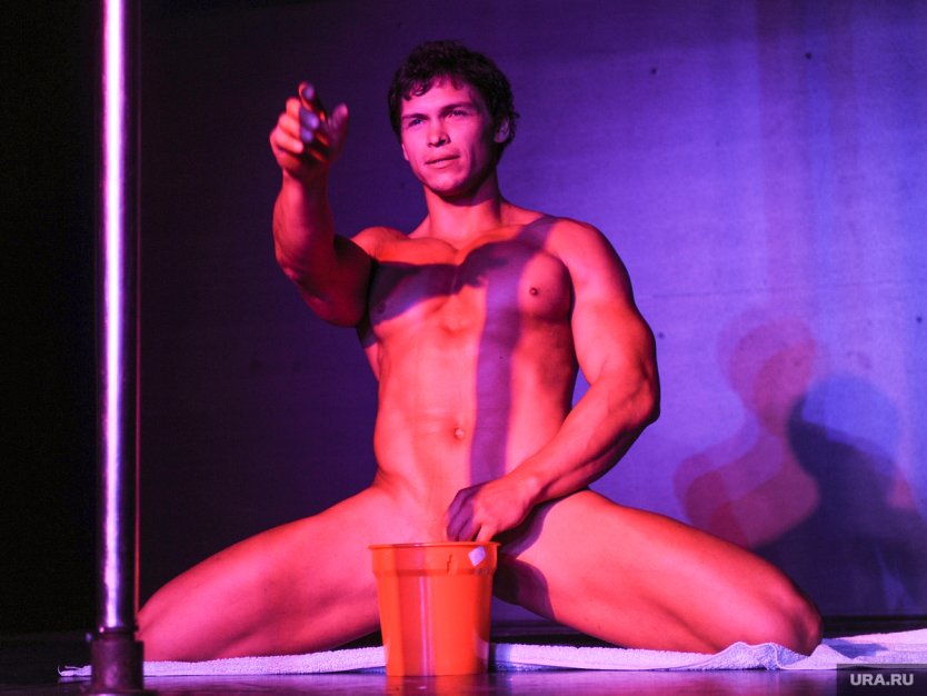 Голые мужчины стриптизёры