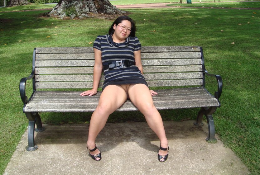 Пожилые женщины без трусов