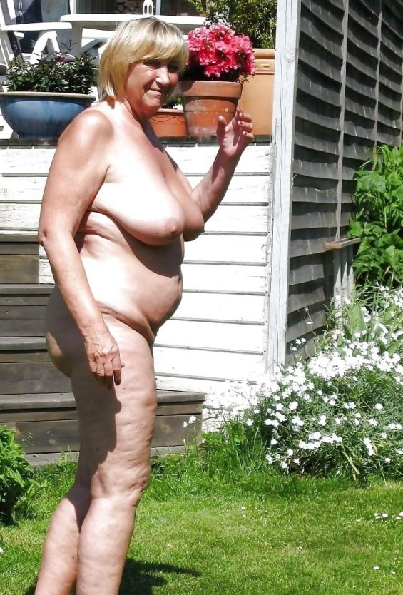 Старухи на даче