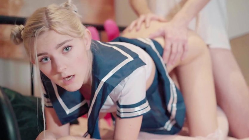 Ева Эльфи в пижаме трах