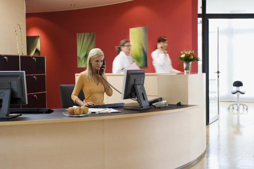 Секретарь на ресепшн