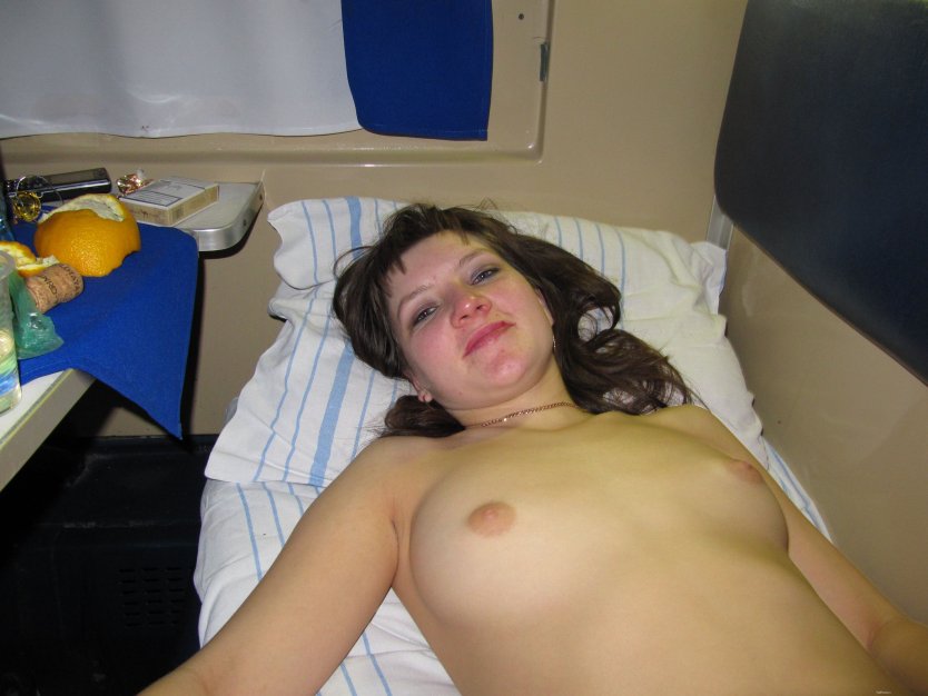 Голые бабы в купе поезда