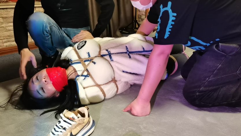 Bondage hogtied blowjobs on the kneesblowjobs