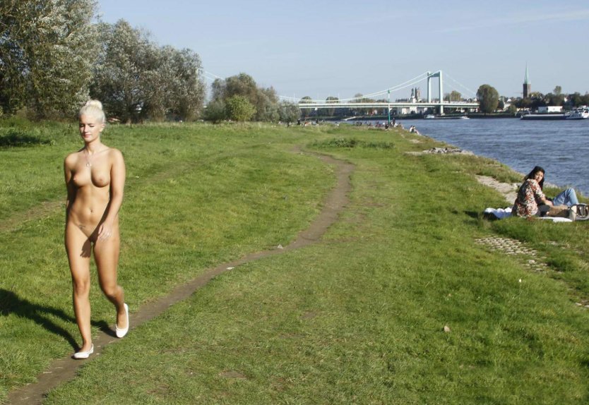 Прогулки голышом на озере