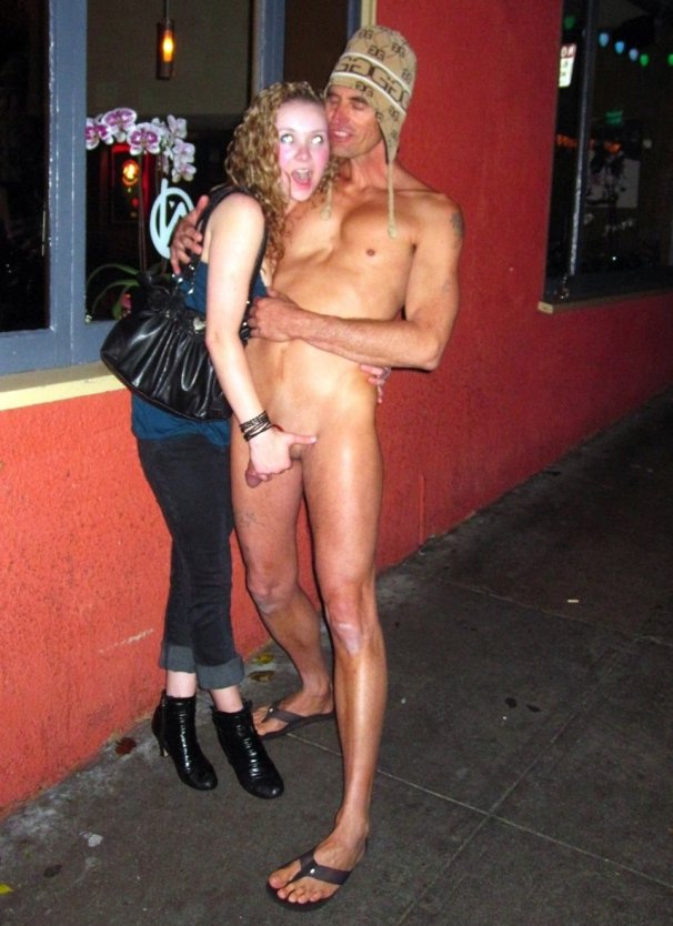 Голые мужики одетые бабы