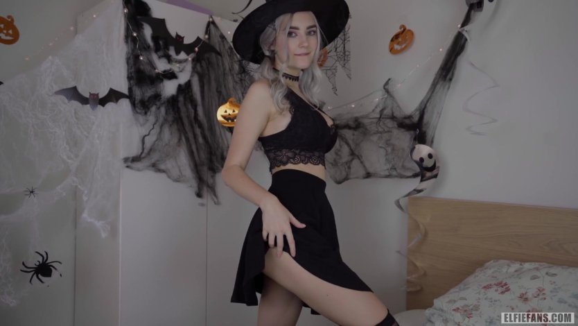 Ева Эльфи Хэллоуин
