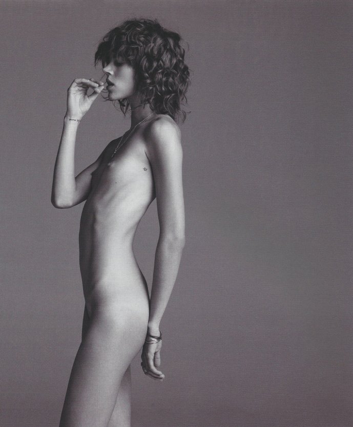 Голая Фрея беха Эриксен