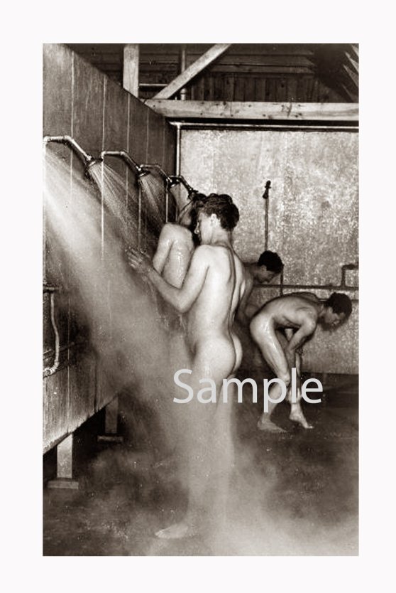 Голые парни в бане ретро