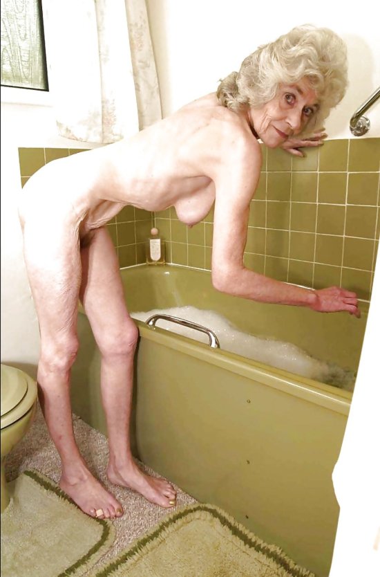 Худенькие голые старушки