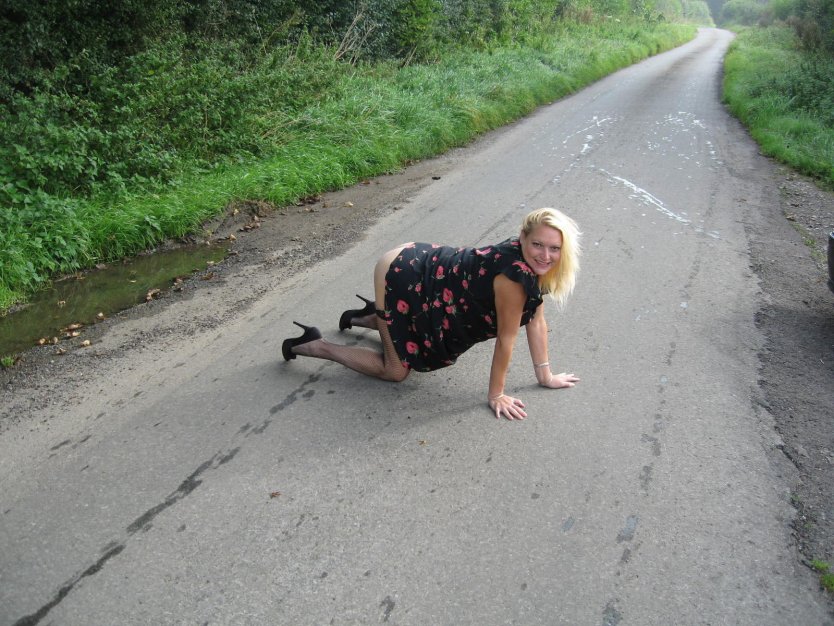 Шалавы зрелые на дороге