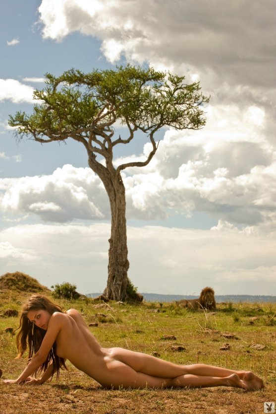 Эротическая фотосессия на природе