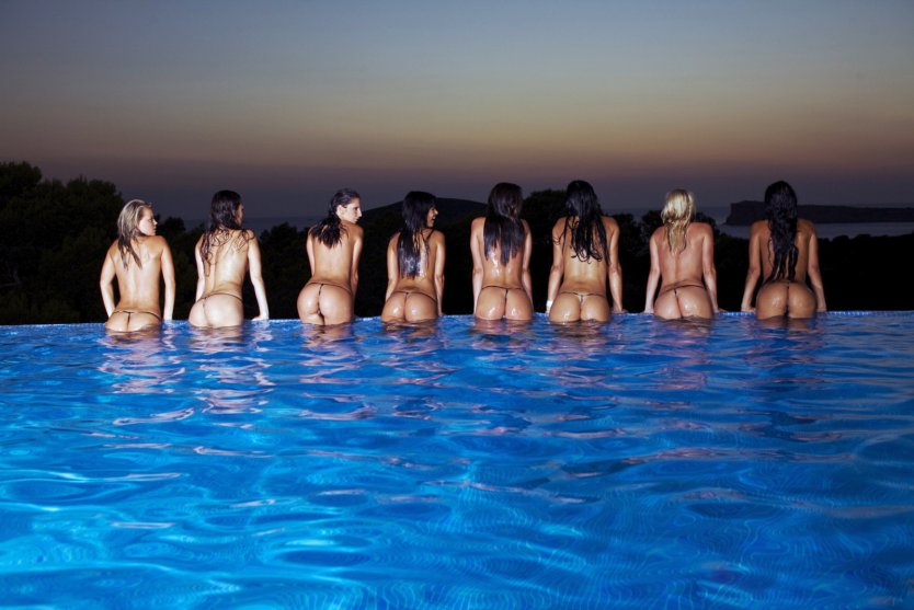 Голые девчонки на Ибице