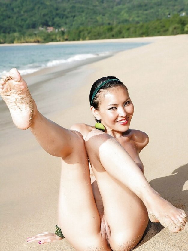 Голые монгольские женщины