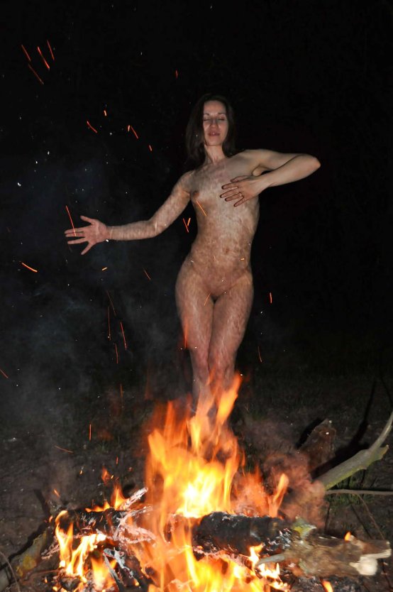 Через костер без трусов