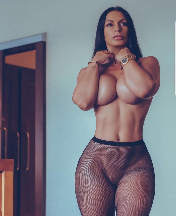 Надин Керастаз задница