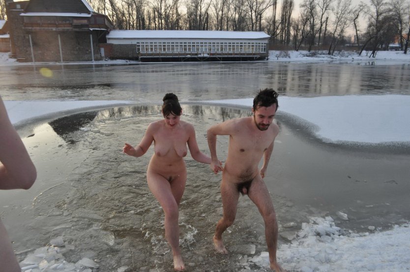 Крещенские купания голые