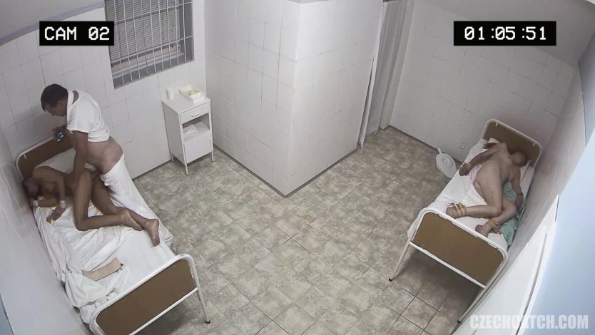 Голые бабы в отрезвителе