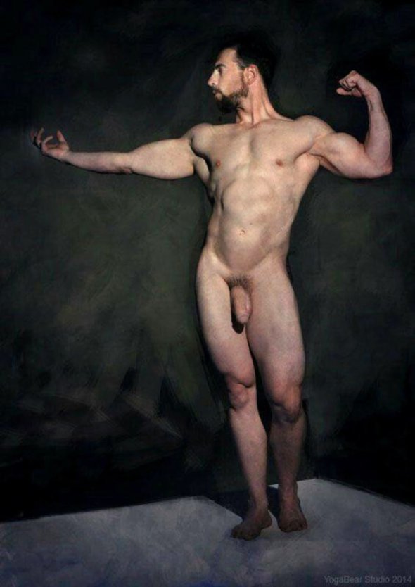 Голый мужик позирует художникам