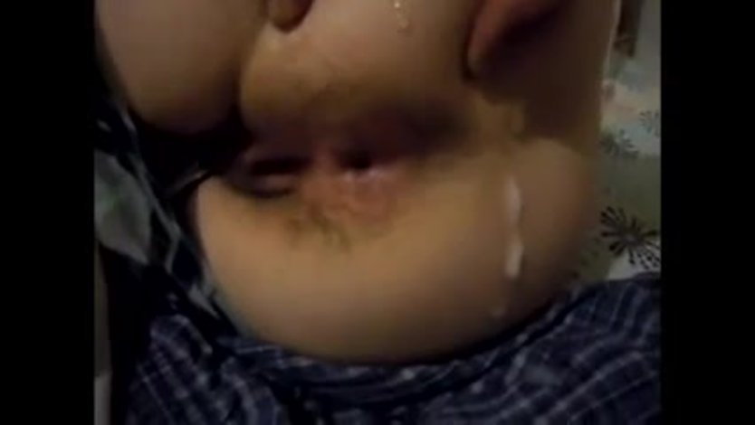 Обкончали голую спящую на вписке