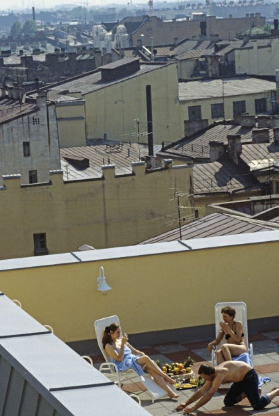 Девочка на крыше